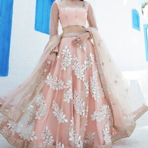 Petite Lashkaraa Peach Mirror Embroidered Sleeveless Lehenga